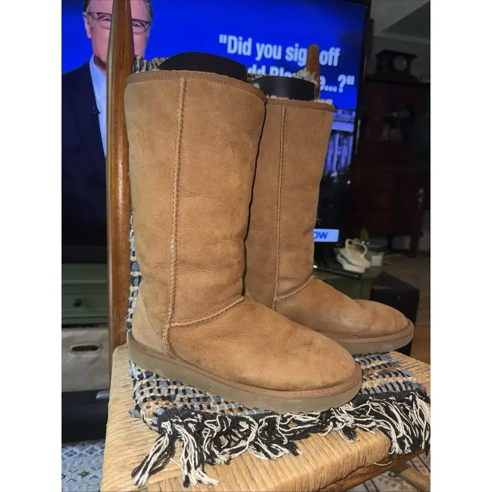 UGG Classic Tall II Boots Women Size [8] Chestnut Suede Sheepskin Winter Cozy